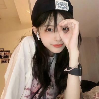 开局就失业：返乡途中卖盒饭